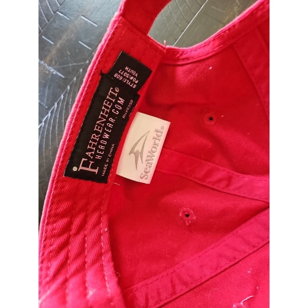 Sea World Red Vintage Est 1964 Old Logo Youth Strap Back Hat‎